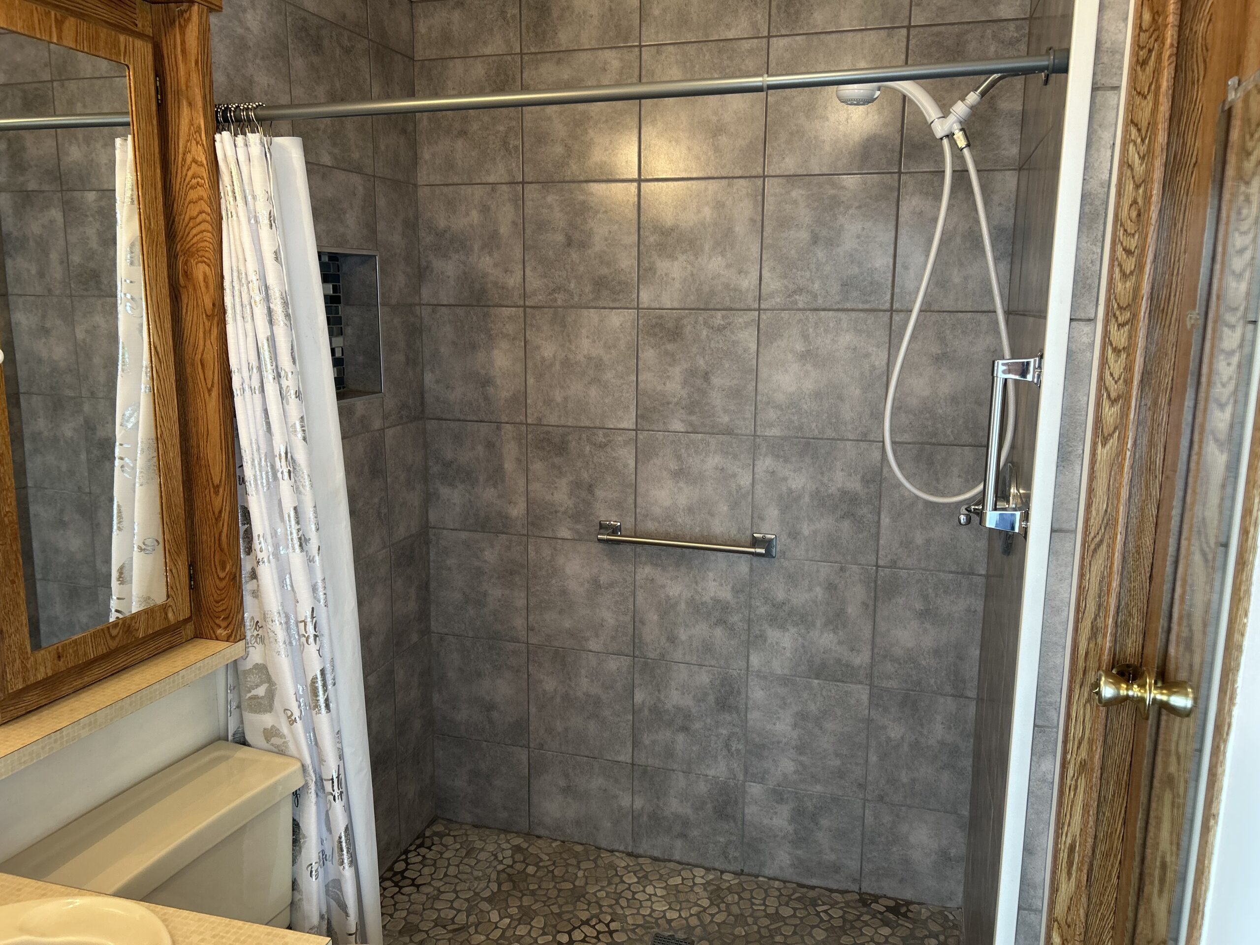 77957132830__A3E22F9D-C42A-4908-A44E-42747455C98E